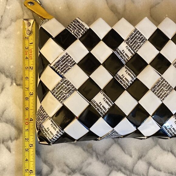 Recycled Woven Paper Clutch - Picture 11 of 12